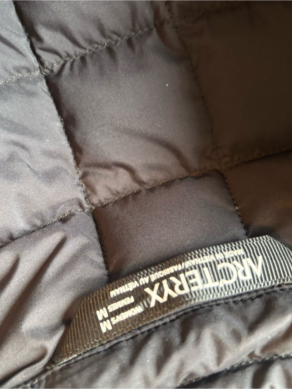 Arc'teryx Women's Black Quilted Puffer Jacket - Picture 3 of 10